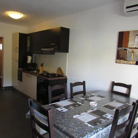 Apartment Miaantonia Vrsi